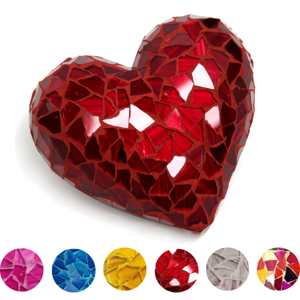 Relicario 'Corazón Arcoíris' de Urnas Sacbé, en cristal cortado multicolor, perfecto para urnas funerarias y urnas para cenizas, simboliza amor eterno y diversidad